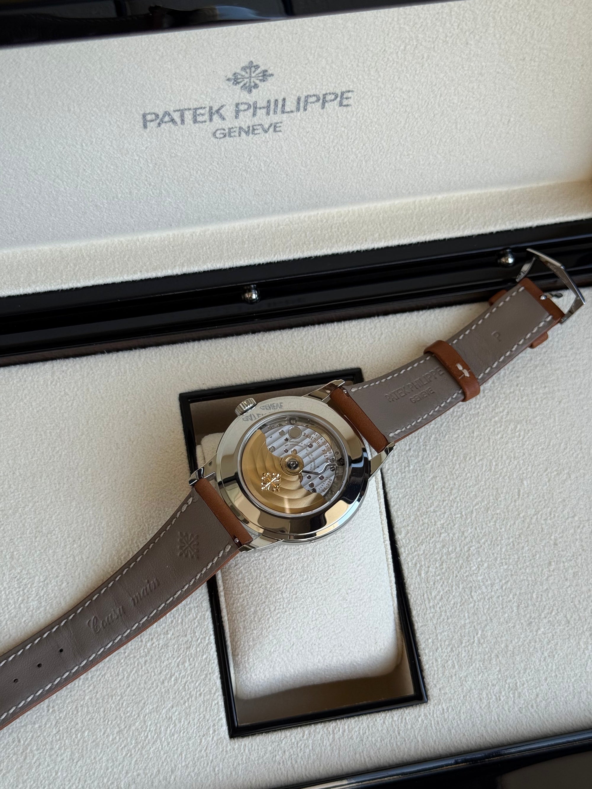 Patek Philippe Complications Calatrava Weekly Calendar Silvery Opaline Dial on Strap 5212A-001 Complete 2022