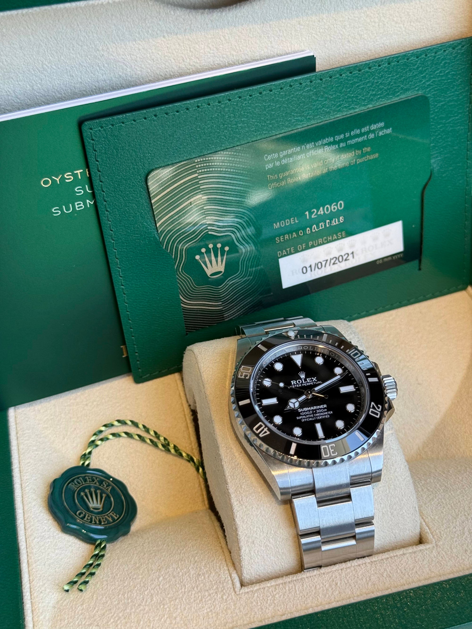 Rolex Submariner No-Date Black Dial on Oyster 124060 Complete 2021