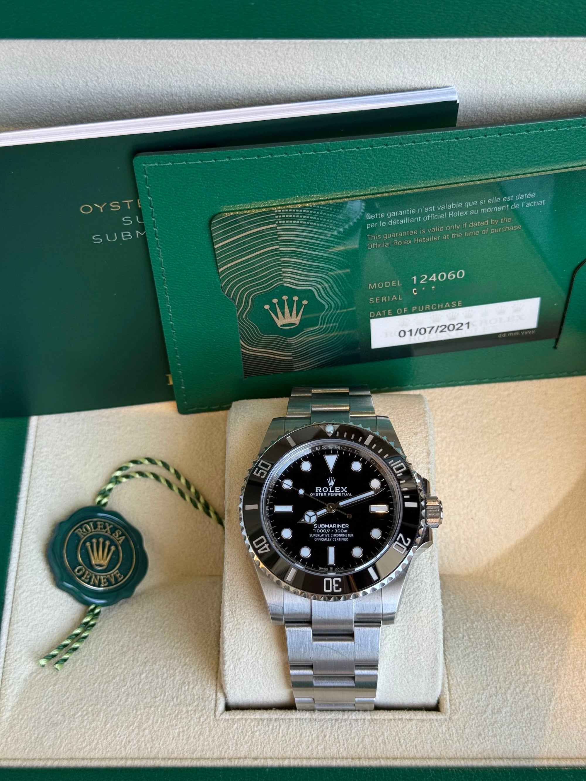 Rolex Submariner No-Date Black Dial on Oyster 124060 Complete 2021