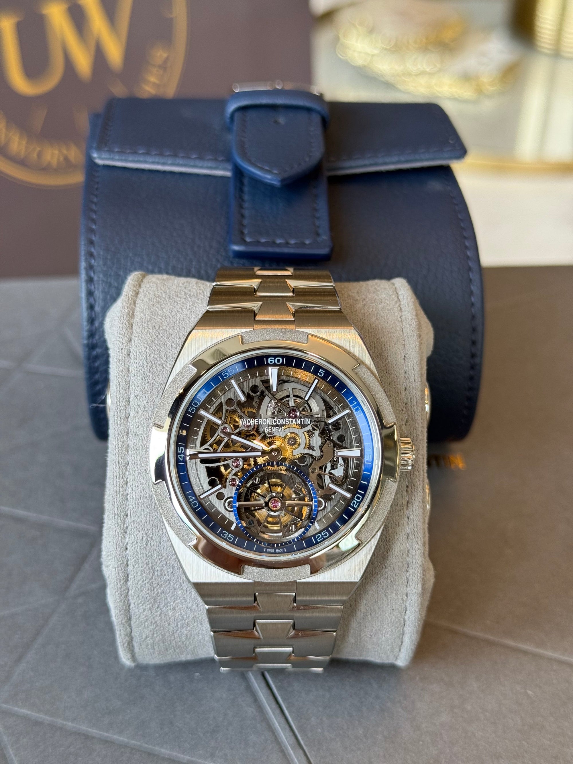 Vacheron Constantin Overseas Sapphire dial Dial on Bracelet 6000V/210T-B935 Complete 2024
