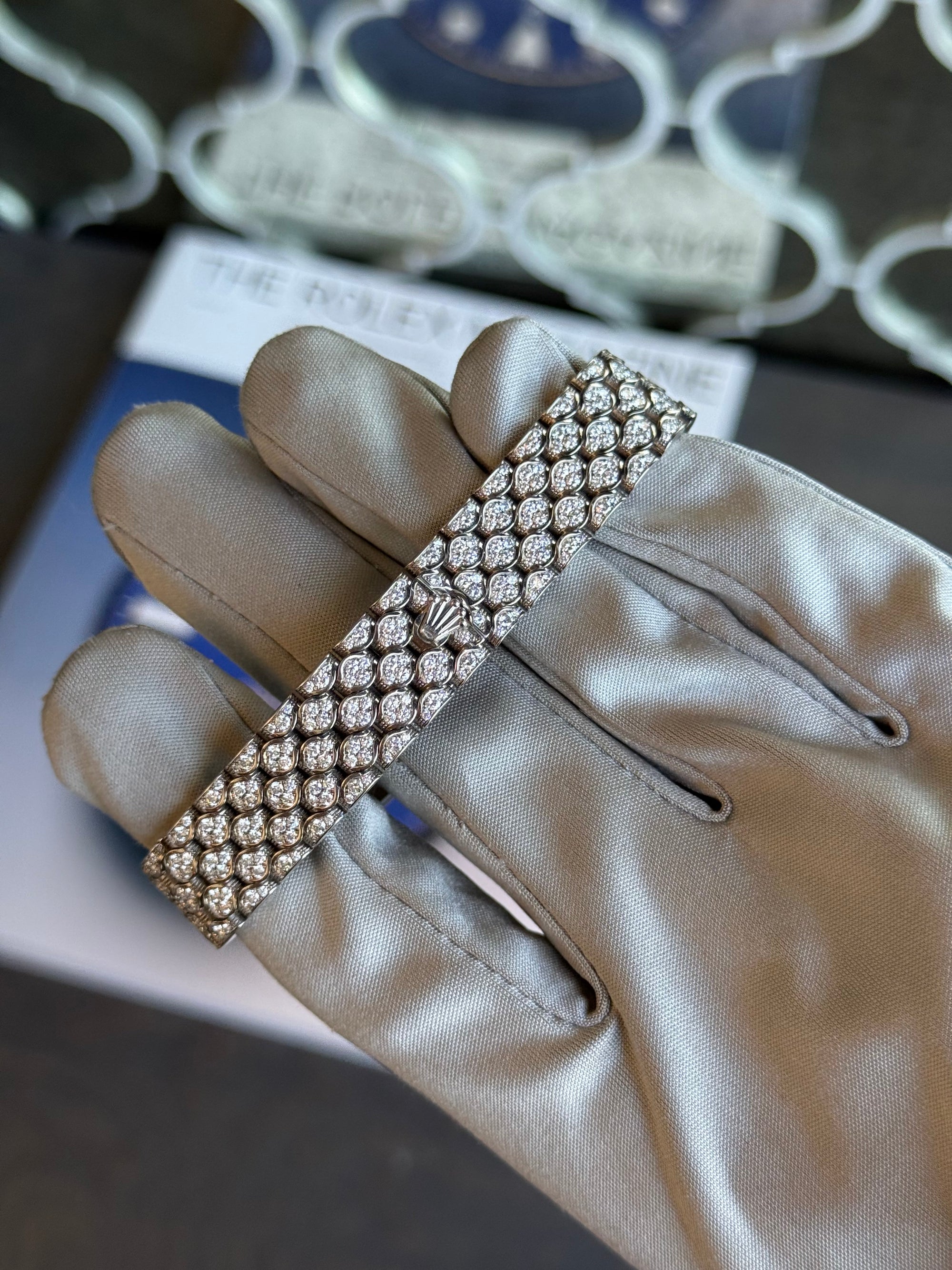 Rolex Cellini Orchid Mother of Pearl Dial on White Gold set with Diamonds 6221/9