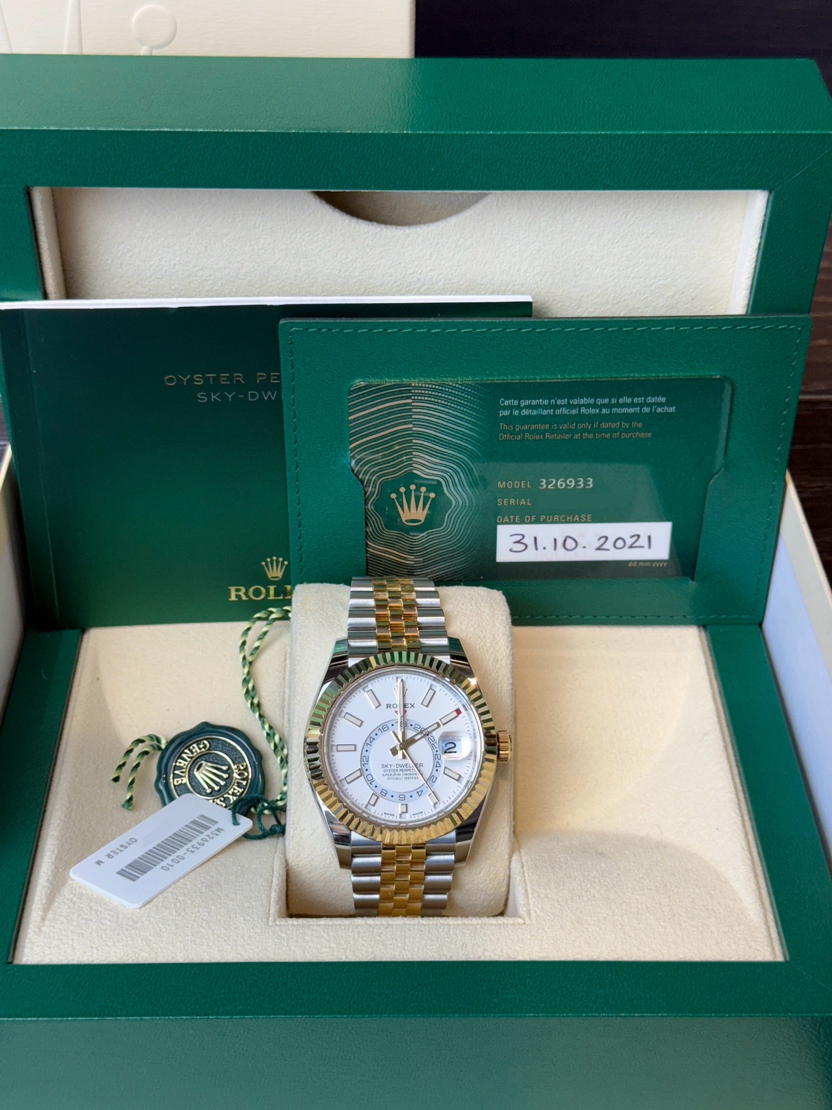 Rolex SkyDweller White Dial on Jubilee 326933 Complete 2021