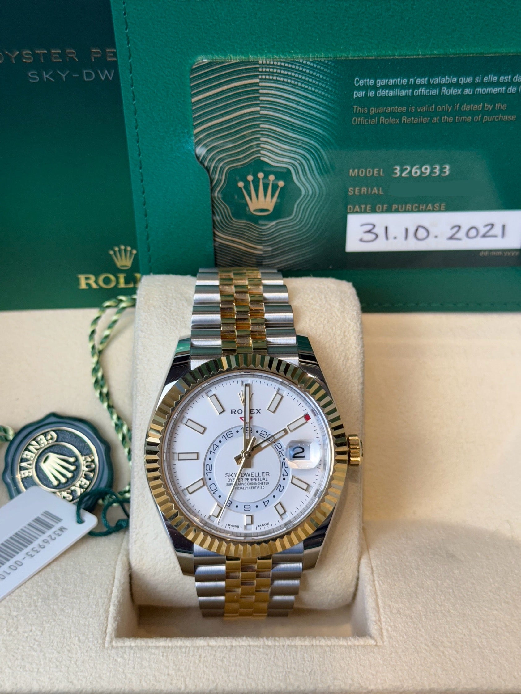 Rolex SkyDweller White Dial on Jubilee 326933 Complete 2021