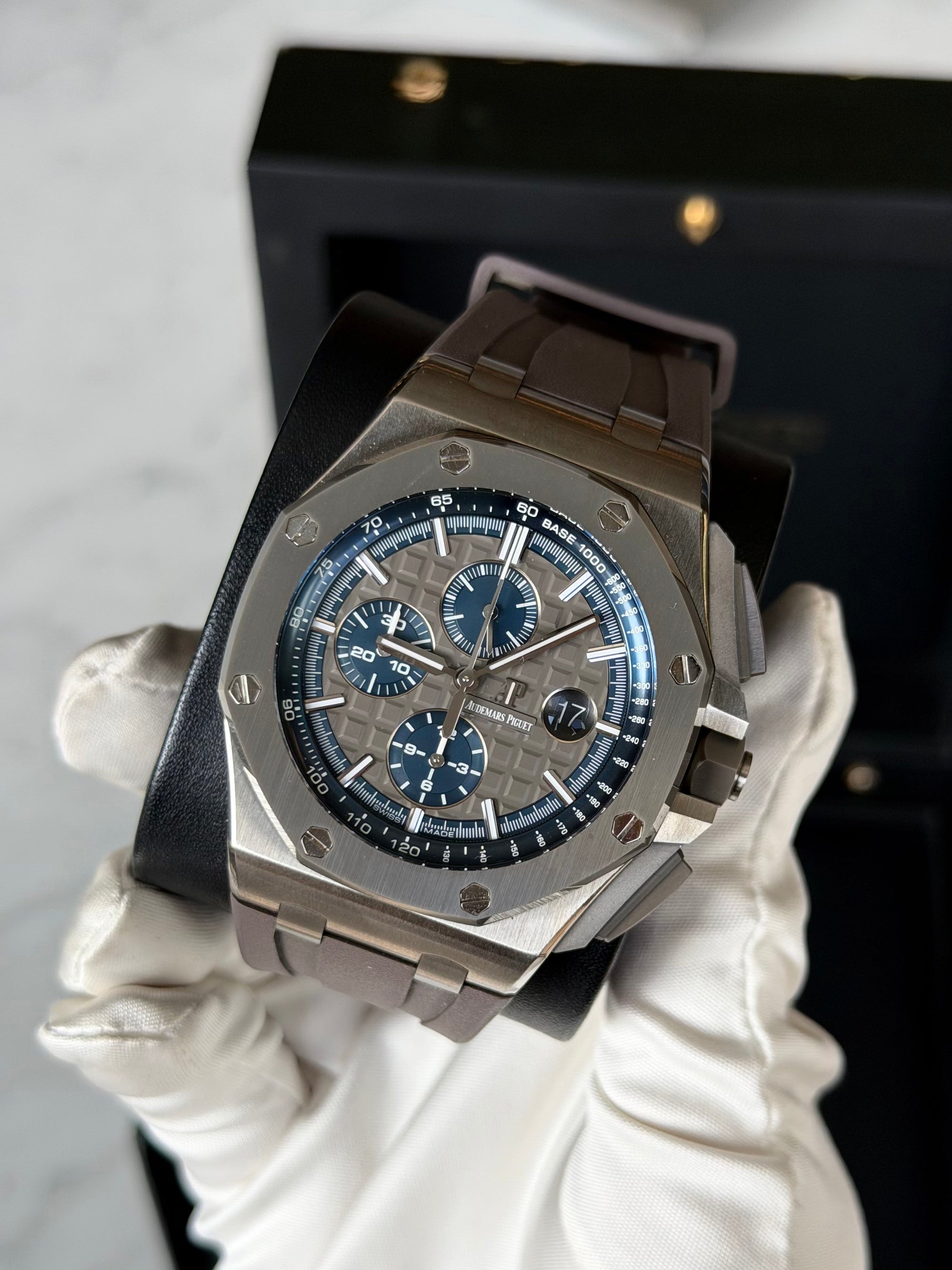 Audemars Piguet Royal Oak Offshore Selfwinding Chronograph Grey Dial on Rubber Strap 26400IO.OO.A004CA.02 Complete