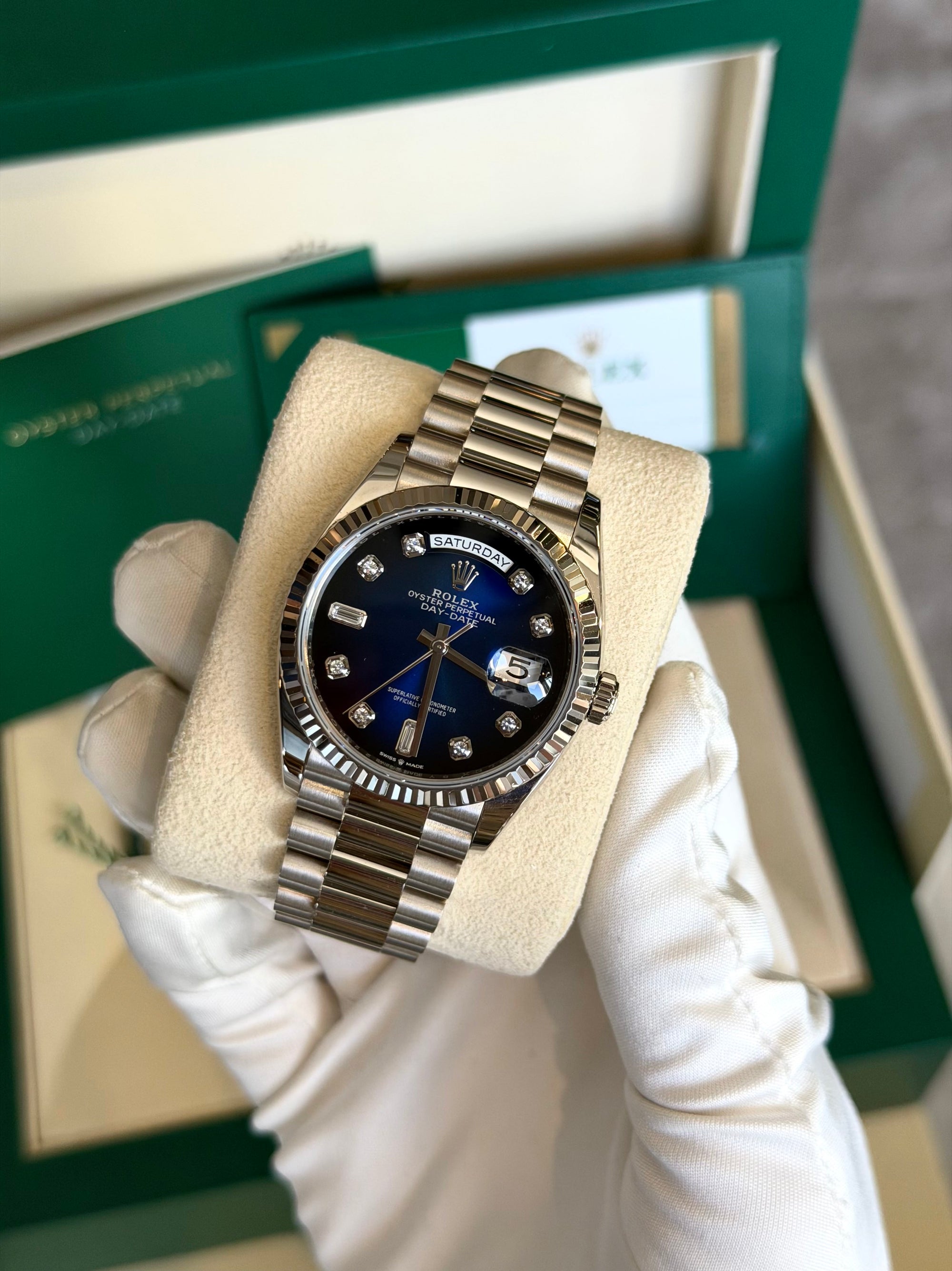 Rolex Day-Date 36 Blue Ombre´ Diamond Dial on President 128239 Complete 2020
