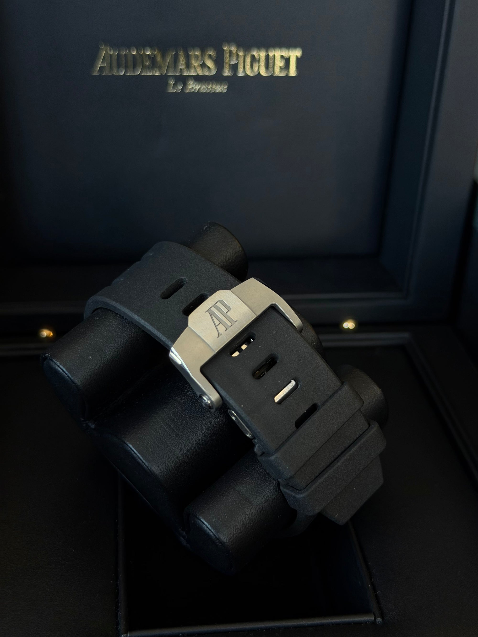 Audemars Piguet Royal Oak Offshore Chronograph Black Dial on Rubber Strap 26420SO.OO.A002CA.01 Complete