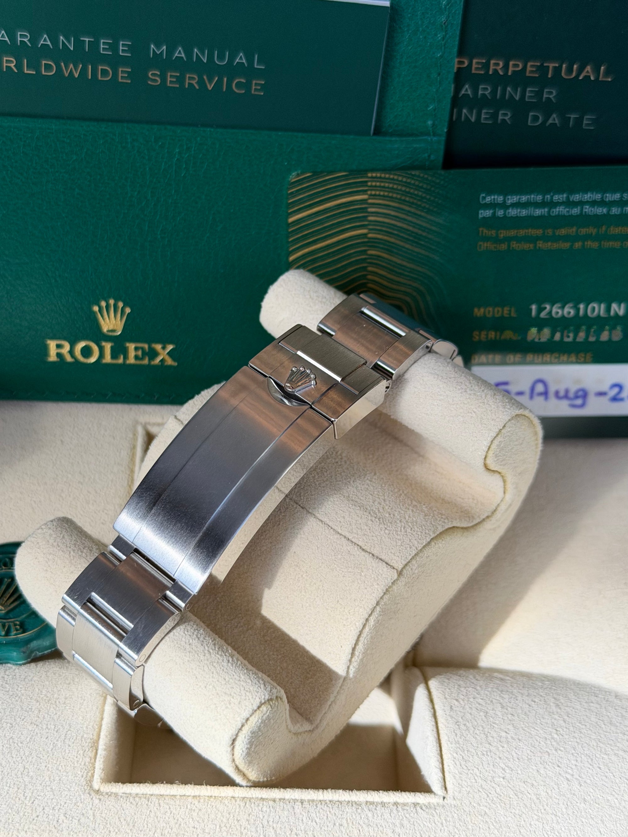 Rolex Submariner Black Dial on Oyster 126610LN Complete 2023