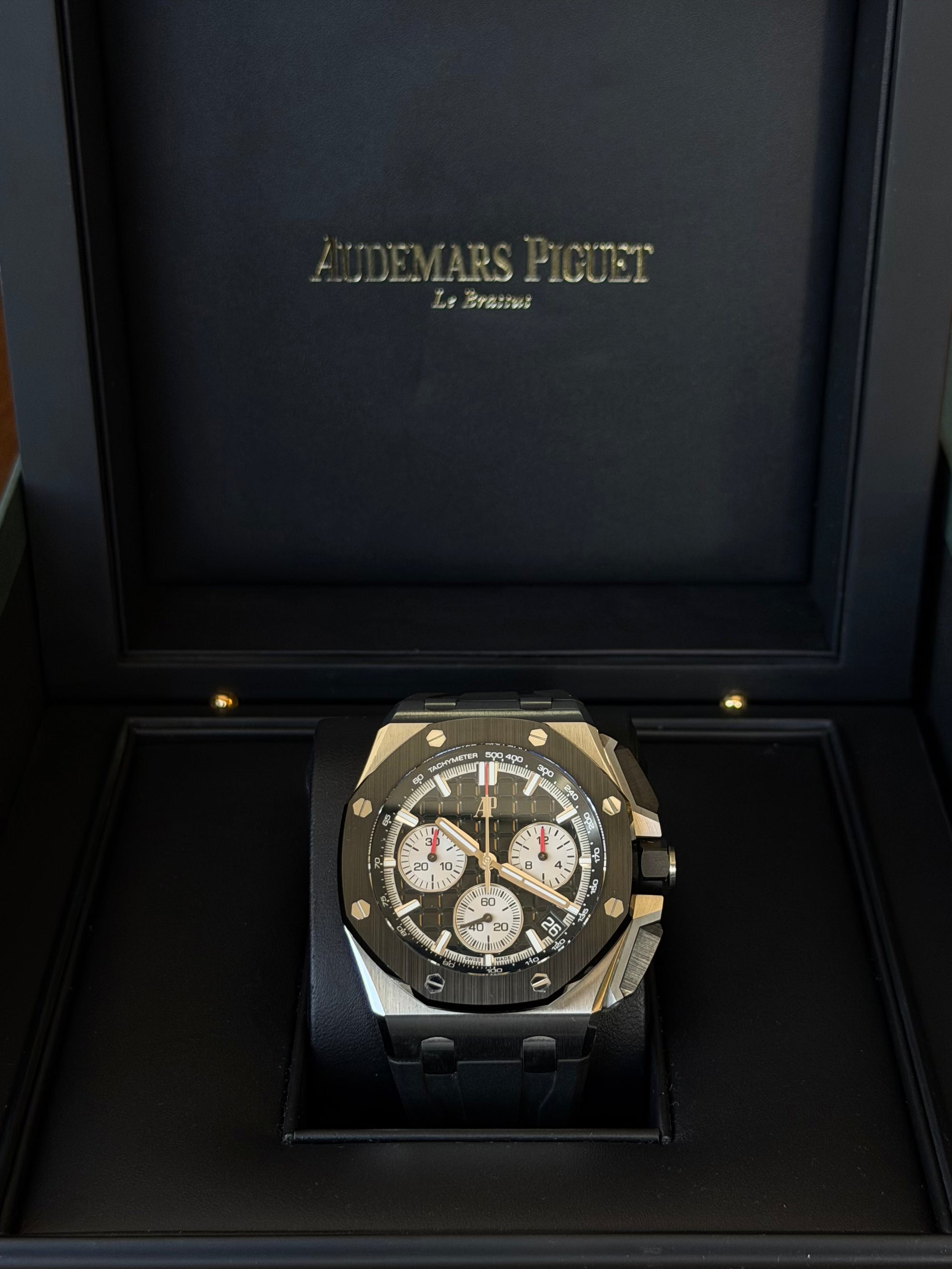 Audemars Piguet Royal Oak Offshore Chronograph Black Dial on Rubber Strap 26420SO.OO.A002CA.01 Complete